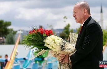 15 Temmuz için ilk tören…  Erdoğan çiçek bıraktı