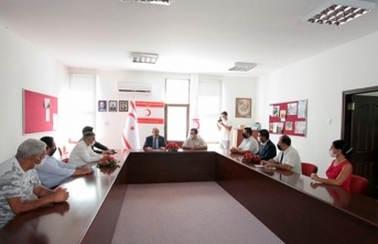 Tatar, Kıbrıs Türk Kızılayı ile Türk Kızılayı Delegasyon Başkanlığı’nı ziyaret etti