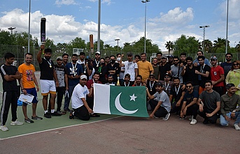 DAÜ Pakistan Öğrenci Topluluğu tarafından kriket turnuvası gerçekleştirildi