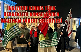 İngiltere Kıbrıs Türk Dernekleri Konseyi’nden Waltham Forest Belediyesi önünde protesto