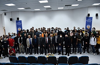Güç elektroniğinde dünyanın en iyilerinden olan Prof. Dr. Joachım Holtz DAÜ’de seminer verdi