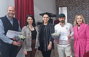 DAÜ İletişim Fakültesi hocaları Polatpaşa Lisesi'nde “Geleceğin Meslekleri” konulu seminer verdi