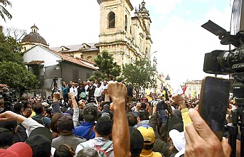 Kolombiya'da binlerce kişi Cumhurbaşkanı Petro'ya destek için yürüdü