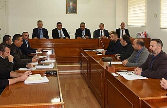 Maliye Bakanı Berova beş sendikanın temsilcileriyle toplantı yaptı