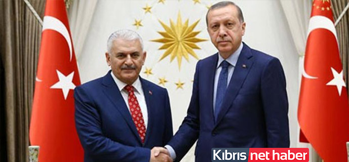 Ahmet Davutoğlu istifasını sundu, Binali Yıldırım görevi aldı
