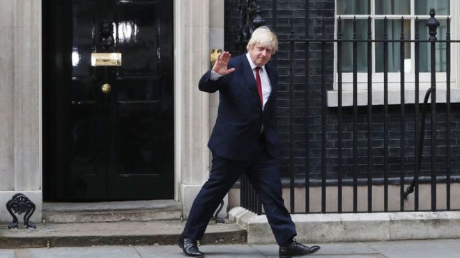 Boris Johnson İngiltere Dışişleri Bakanı oldu