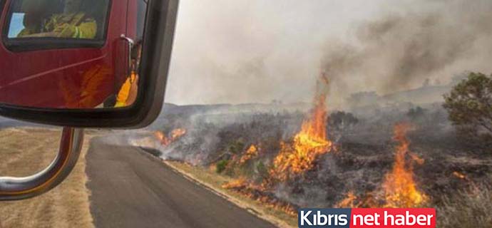 Güney Kıbrıs’ta üç ayrı bölgede yangın!