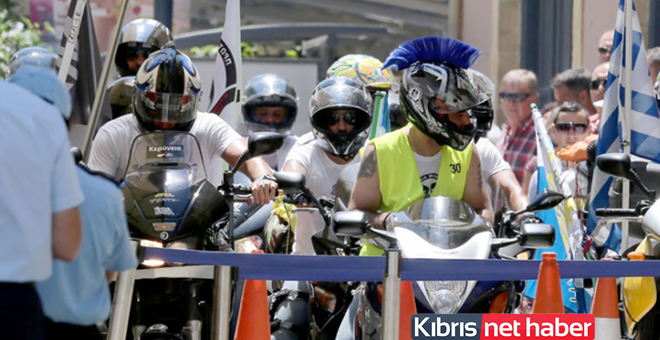 Rum motosikletliler sınır kapılarında eylem yapıyor