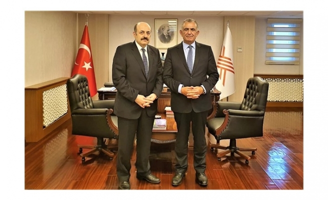 Çavuşoğlu, YÖK Başkanı Yekta Saraç İle Görüştü