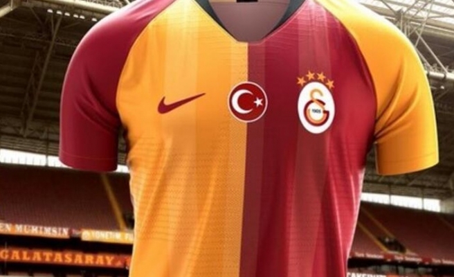 Galatasaray'ın iç saha forması tanıtıldı