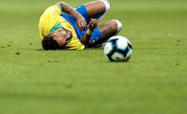 Neymar'ın ayağında kırık tespit edildi