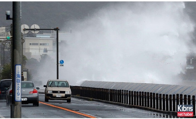Japonya'yı şiddetli yağış vurdu