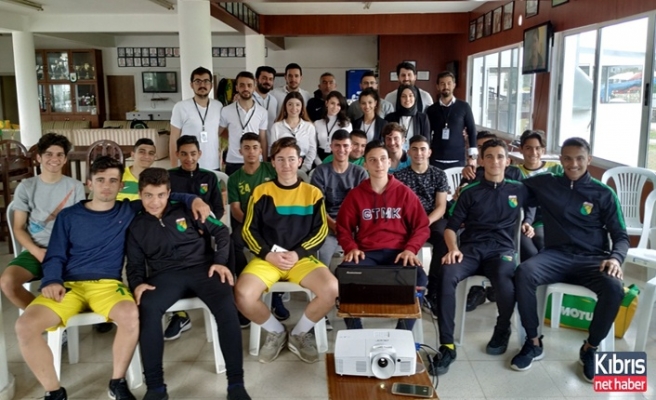 LAÜ Fizyospor grubu Binatlı Yılmaz Spor Kulübü futbolcularını bilgilendirdi