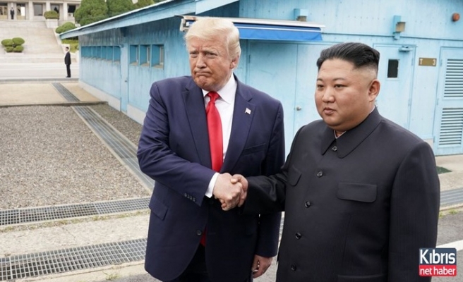 Trump, Kore topraklarına adım attı