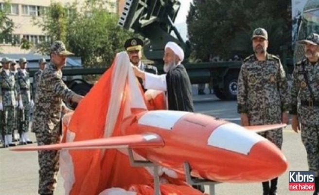 İran Ürettiği İnsansız Hava Aracı "Keyan"I Tanıttı
