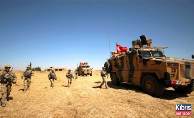 Türk ve Rus askerleri sınırda