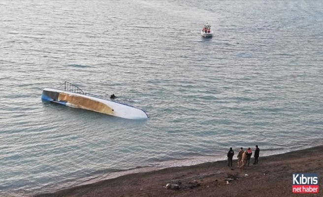 Van Gölü'nde düzensiz göçmenleri taşıyan tekne battı: 7 ölü