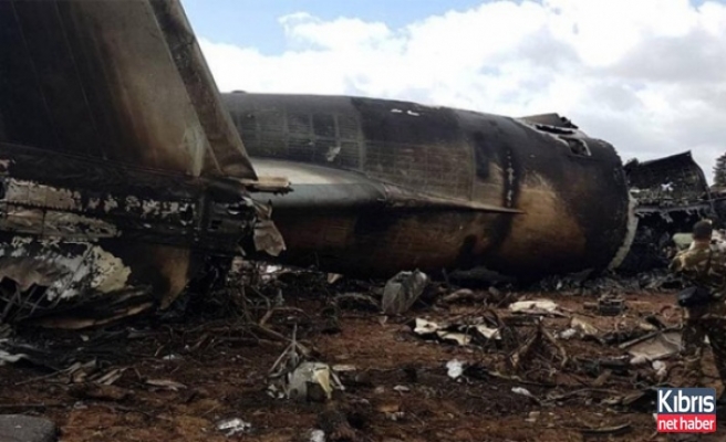 Cezayir'de uçak düştü: 2 kişi hayatını kaybetti