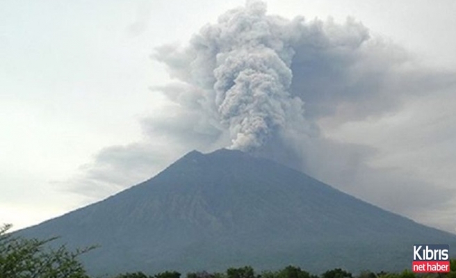 Japonya'da Şindake Yanardağı'nda Patlama