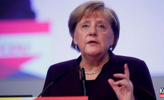 Angela Merkel kendisini karantinaya aldı