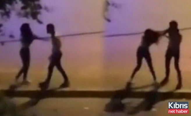 İzmir'de tartıştığı genç kızı sokak ortasında dövdü