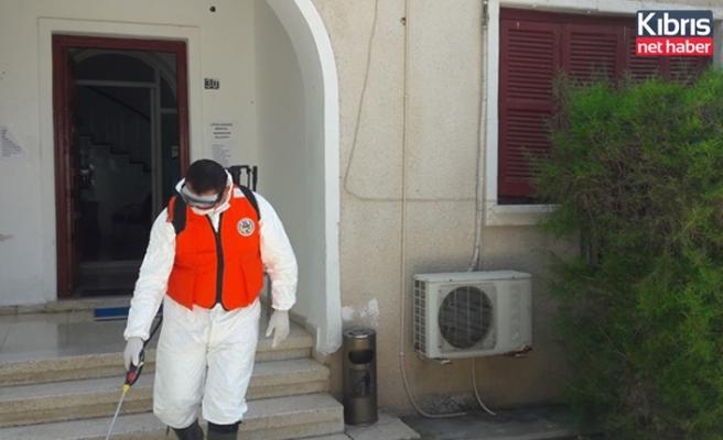 Sivil Savunma ekipleri Türk Ajansı Kıbrıs binasında dezenfekte çalışması yaptı