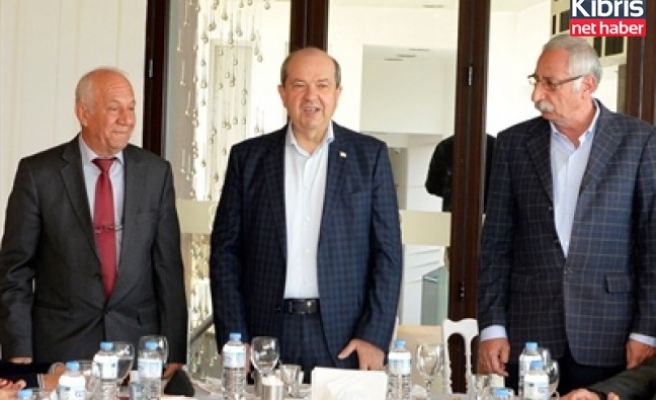 Cumhurbaşkanı Tatar Girne'de vatandaşlarla bir araya geldi