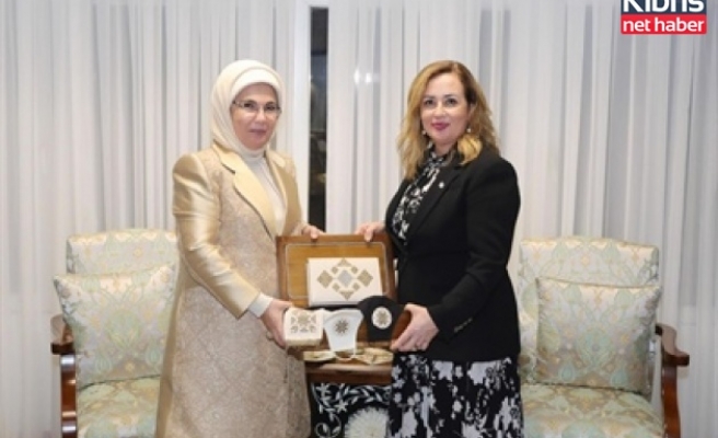 Sibel Tatar, Emine Erdoğan'la bir araya geldi