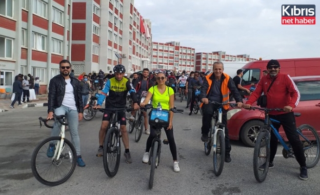YDÜ Öncülüğünde Bisiklet Tutkunu Öğrenciler, “Trafikte Biz De Varız” Sloganı İle Lefkoşa Sokaklarında Pedalçevirdi.