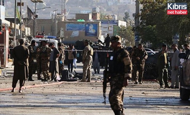 Afganistan'da polis ekiplerine bombalı saldırı: 3 ölü