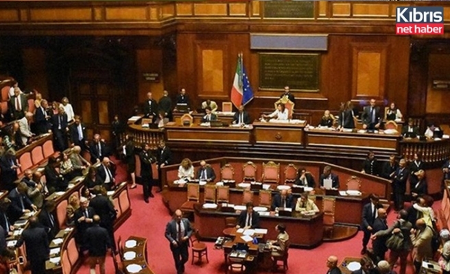 İtalya'da Draghi hükümeti Senato'da güvenoyu aldı