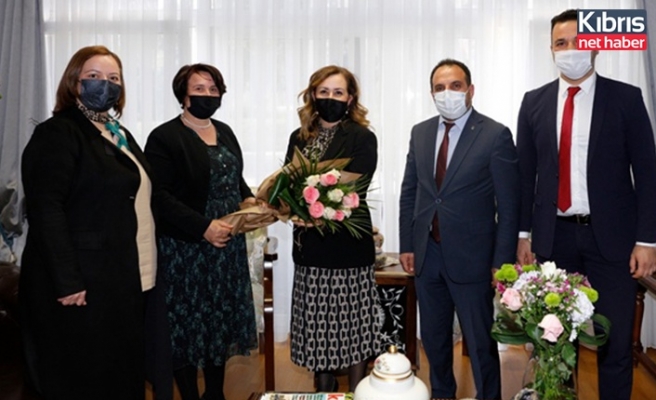 AK Parti KKTC temsilciliği kadınlar günü’nü kutladı
