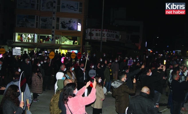 Gazetecilere yönelik sözlü saldırıları protesto etti