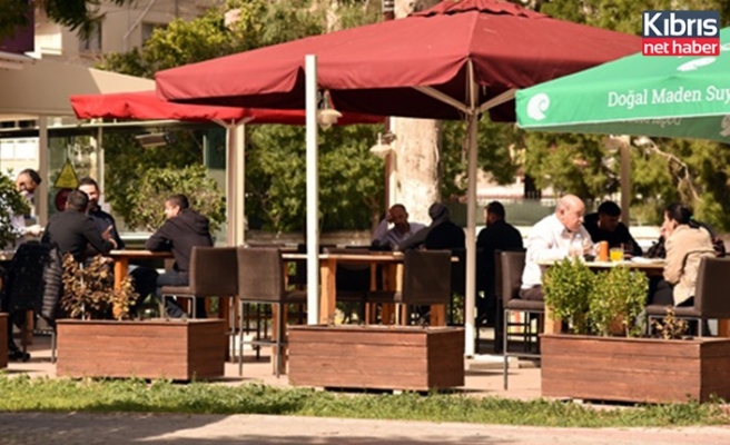 Restoranlar, bugün itibarıyla dış mekân oturma alanlarında hizmet vermeye başladı
