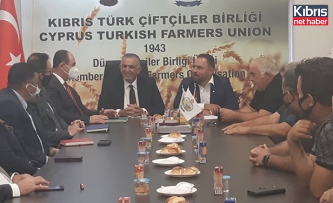 Çavuşoğlu, Çiftçiler Birliği’ni ziyaret etti