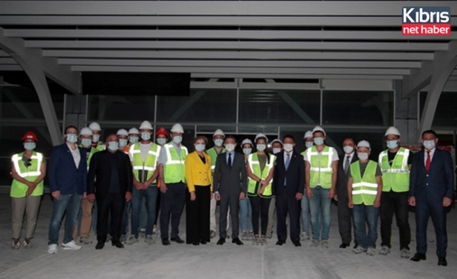 Oktay, Ercan havalimanı inşaatında incelemelerde bulundu
