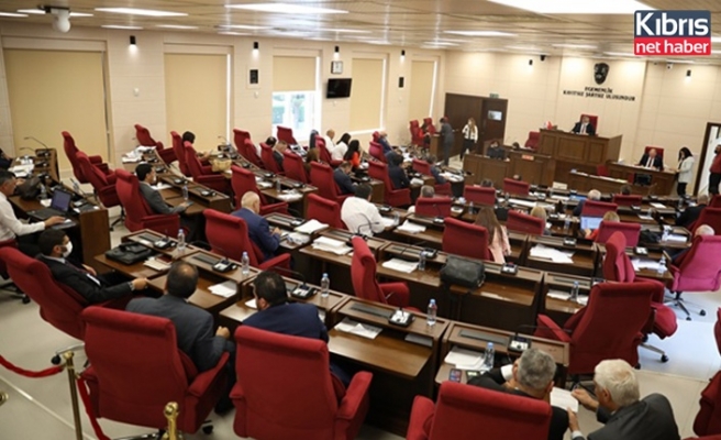 Meclis iki yasa tasarısı ve bir yasa önerisini oy birliğiyle kabul etti