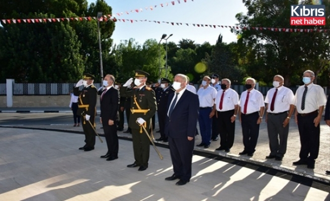 20 Temmuz Barış Ve Özgürlük Bayramı… Lefkoşa Şehitler Anıtı Önünde Tören Düzenlendi