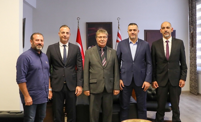 Başbakan Üstel, 13’üncü Spor Şurası Genel Sekreteri Ekmekçi ile bir araya geldi