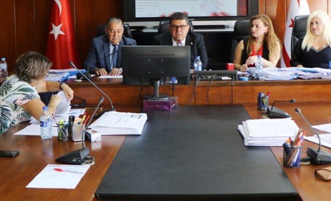 Maliye Bakanı Berova, Merkezi İhale Komisyonu’nu ziyaret etti