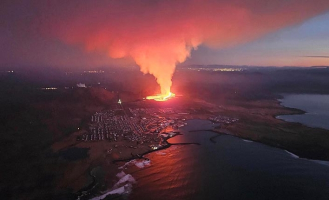 İzlanda'nın Reykjanes Yarımadası'nda yanardağ patlaması yaşandı