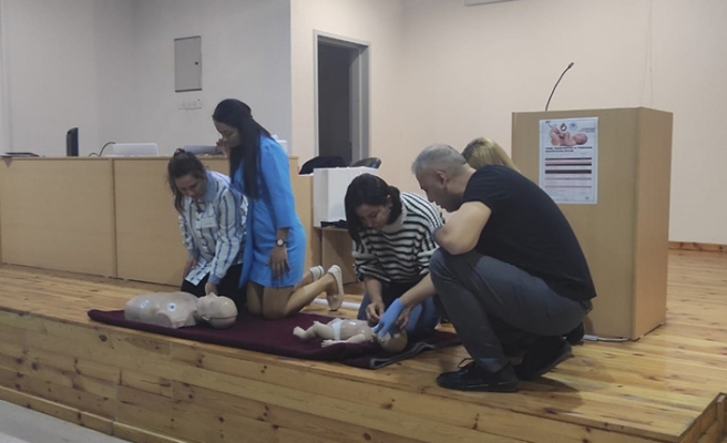Mağusa Devlet Hastanesi'nde Temel Yaşam Desteği ve Yenidoğan Resüsitasyon eğitimi düzenlendi