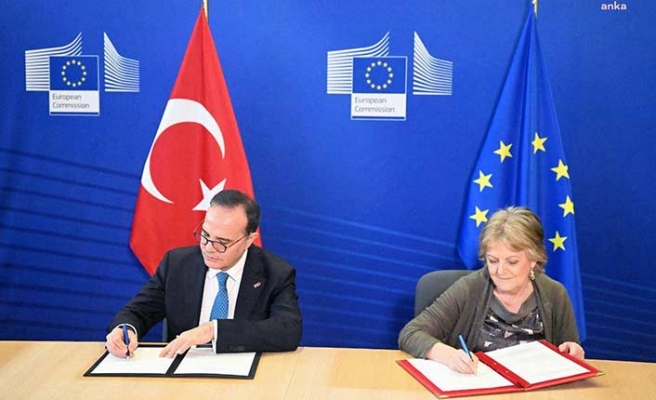 AB'nin Türkiye'ye deprem desteği taahhüdünün 400 milyon avrosu için imzalar atıldı