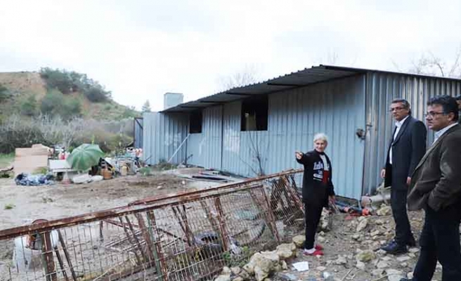 CTP, selden etkilenen Geçitköy bölgesindeki yurttaşları ziyaret etti