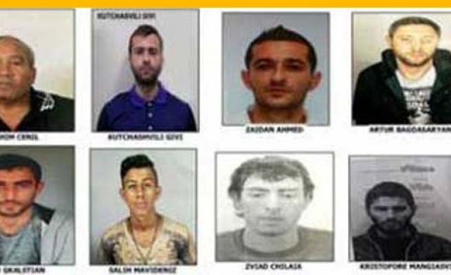 2'si Kıbrıslı Türk 12 kişi aranıyor 