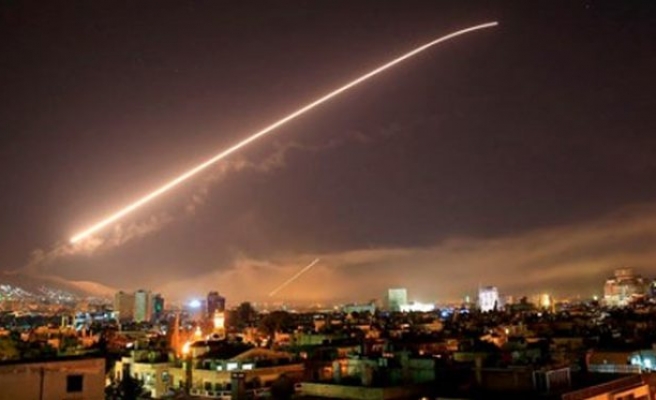 ABD, İngiltere ve Fransa Suriye’yi vurdu