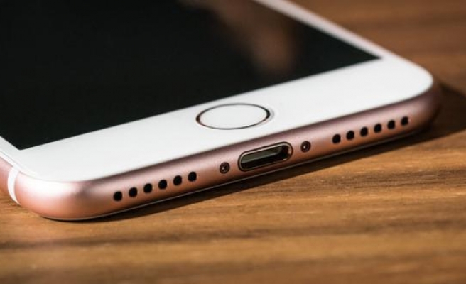 Apple o iPhone'u resmen ölüme terk ediyor!