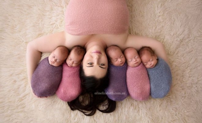 Avustralyalı anne beşizlerinin fotoğraflarını yayınladı
