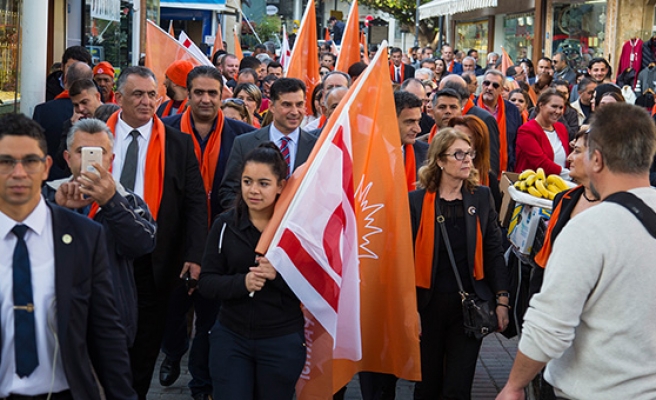 Başbakan ve UBP’li adaylar Lefkoşa’yı gezdi