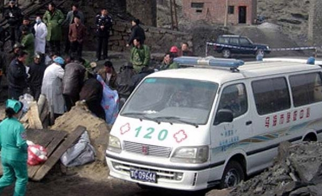 Çin`de Maden Ocağını Su Bastı: 8 Kişi Mahsur